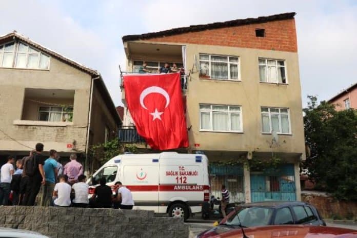 İSTANBUL- IĞDIR ŞEHİDİ UZMAN ONBAŞI ALİ YILMAZ'IN BABA EVİNE ATEŞ DÜŞTÜ