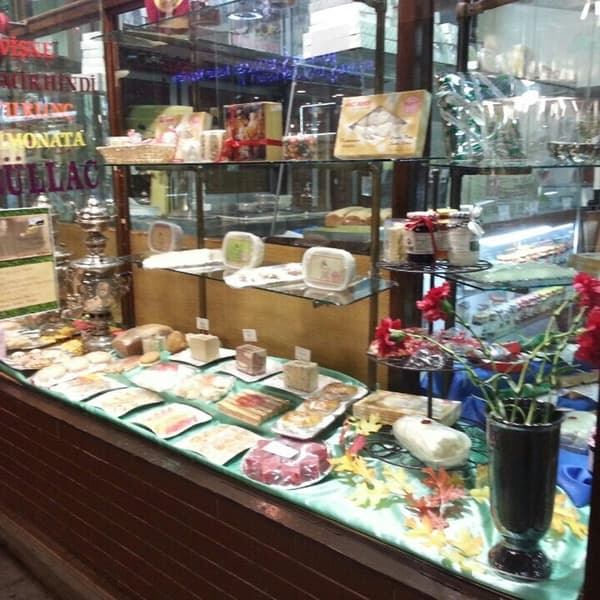 Ali Muhiddin Haci Bekir Pastanesi - Kadıköy işletme fotoğrafı