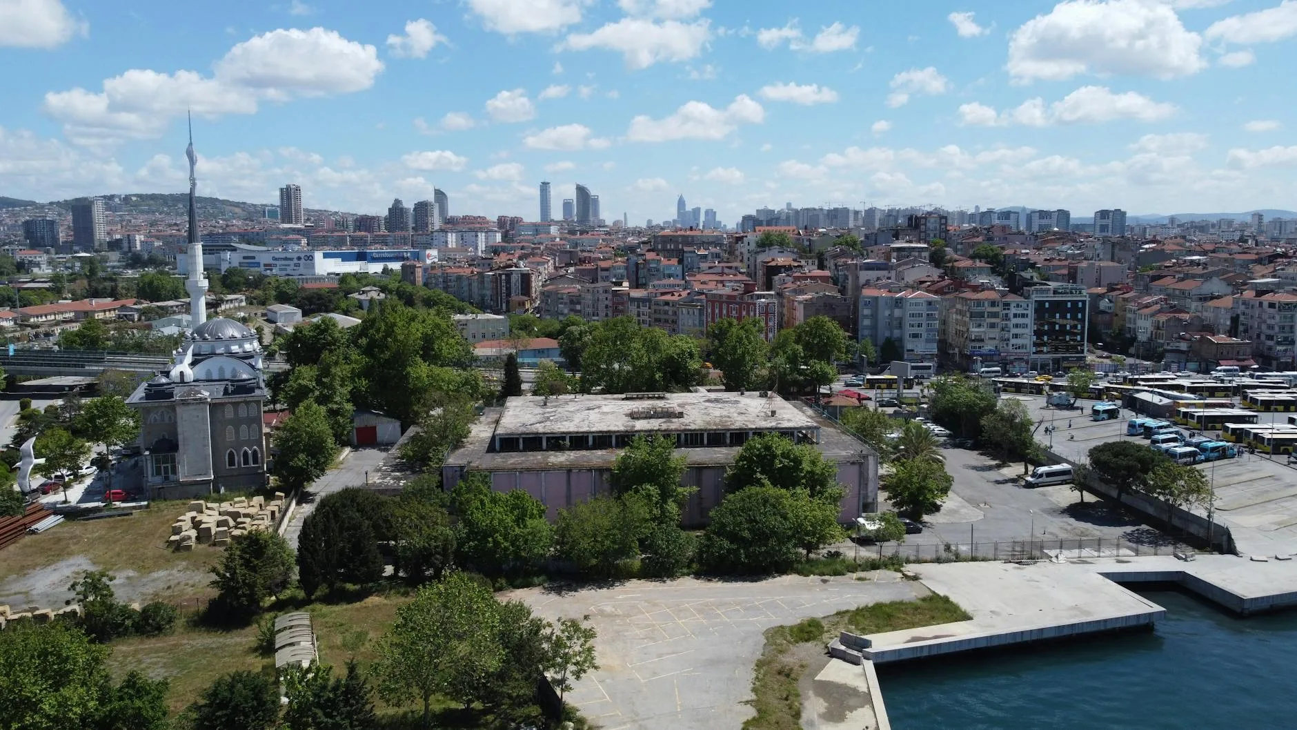 Fikirtepe Rehberi: Kentsel Dönüşüm Bölgesi, Ulaşım ve Kadıköy Yaşamına Bağlantı - Kadıköy ilişkili yazı
