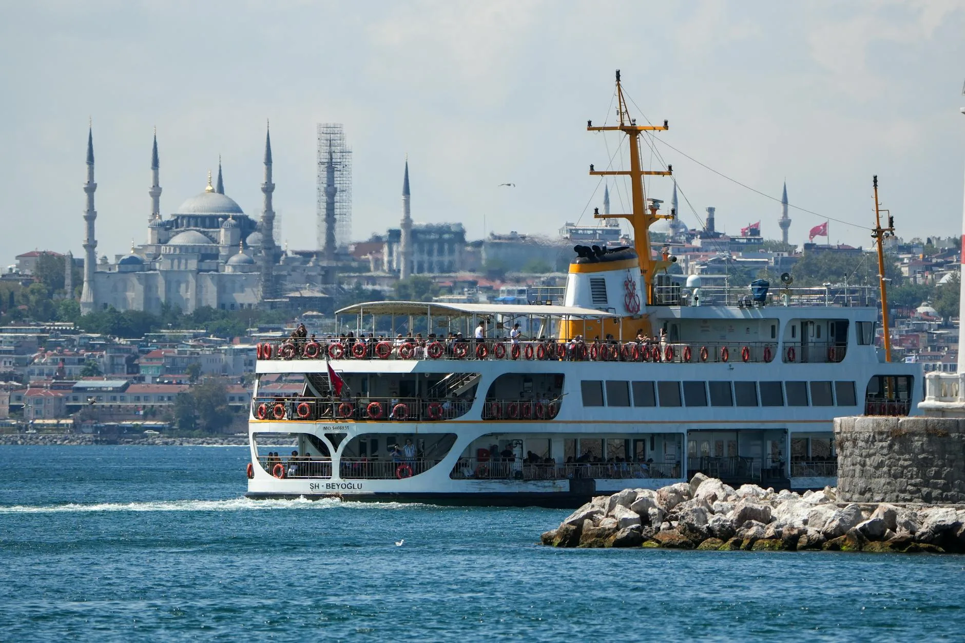 Kadıköy Ulaşım Rehberi: Vapur, Metro, Marmaray ve Otobüs Nasıl Bağlanır? - Kadıköy blog görseli