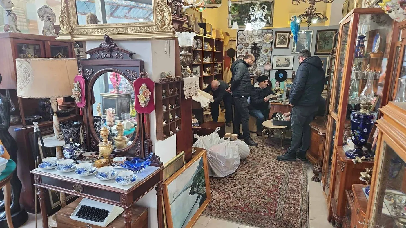 Sancak Antika İkinci El Kitap Sahaf
